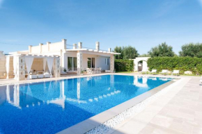 Villa Niraclò by Raro Villas